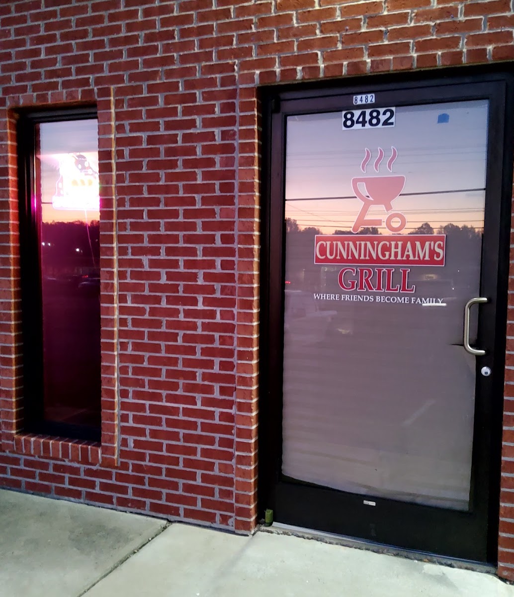 Banner Cunningham's Grill 01